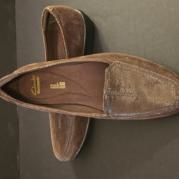 Clarks Collection Slip On Shoes Snakeskin Pattern Soft Cushion - Picture 6 of 8